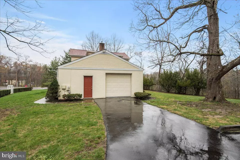 Exterior - 34 Elfman Dr, Doylestown, PA 18901 photo 2 of 4