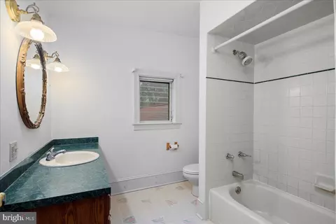 Bath - 34 Elfman Dr, Doylestown, PA 18901 photo 1 of 2