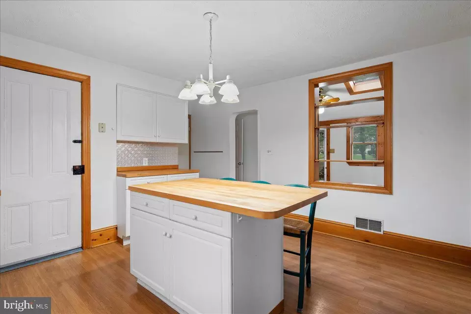 Kitchen - 34 Elfman Dr, Doylestown, PA 18901 photo 3 of 3