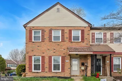 100 Andover Dr, Langhorne, PA 19047