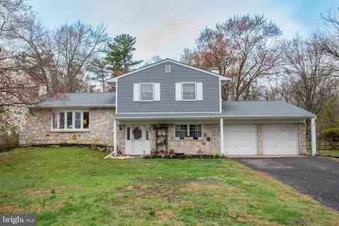 36 Layle Ln, Doylestown, PA 18901