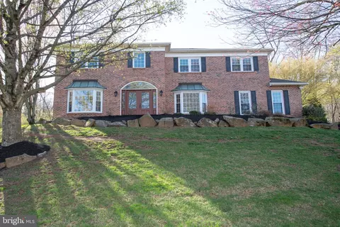 525 Caddy Dr, Doylestown, PA 18901