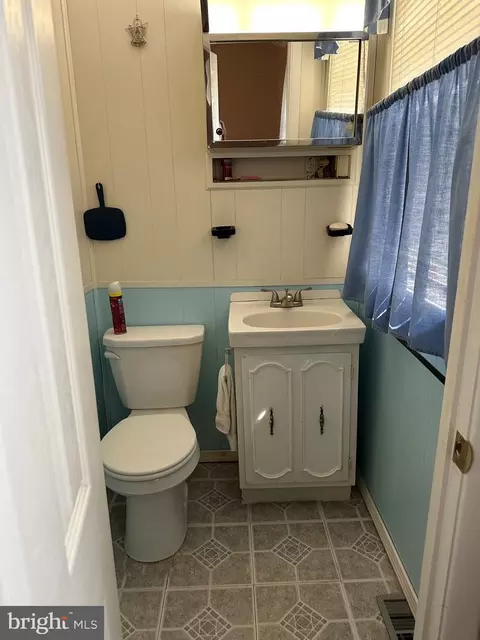 Bath - 602 Leopard Ln, Warminster, PA 18974 photo 1 of 2