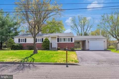 140 Cardinal Rd, Chalfont, PA 18914