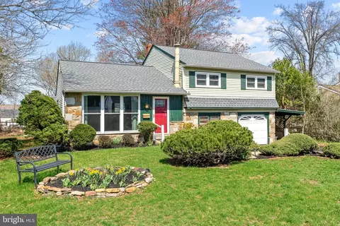 294 Poplar Rd, Warminster, PA 18974