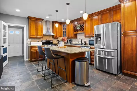 335 Penn St, Bristol, PA 19007