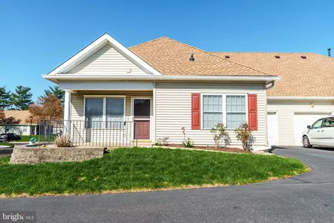 57 Avenrowe Ct #71, Fairless Hills, PA 19030