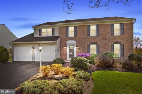 259 Saxony Dr, Newtown, PA 18940