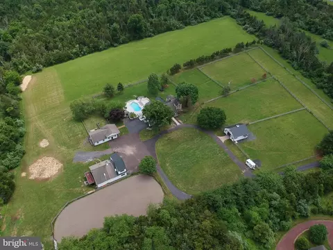 395 Hollow Horn Rd, Pipersville, PA 18947