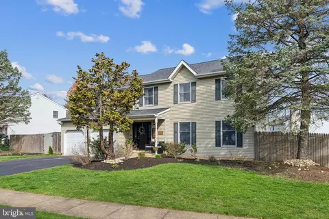 610 Crescent St, Langhorne, PA 19047