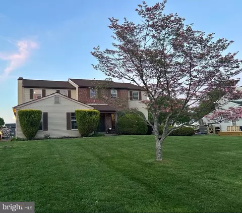62 Savage Dr, Feasterville Trevose, PA 19053