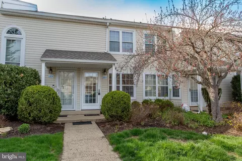 22014 Beacon Hill Dr, Southampton, PA 18966