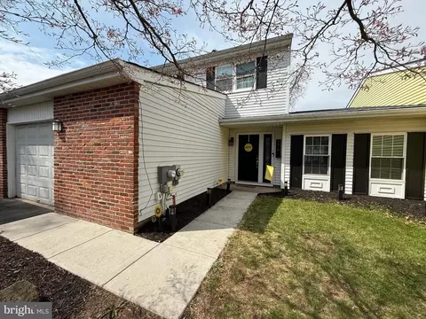 176 Bucks Meadow Ln, Newtown, PA 18940
