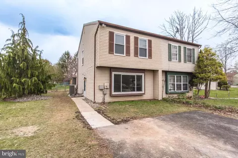 195 Redwood Dr, Quakertown, PA 18951