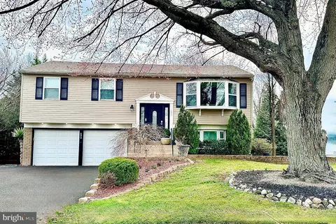 690 Joseph Ave, Warminster, PA 18974