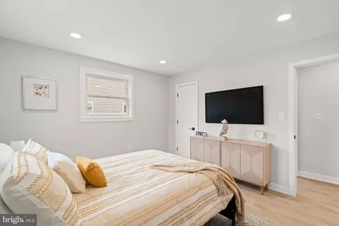 Bedroom - 1102 Nancy Dr, Croydon, PA 19021 photo 2 of 8