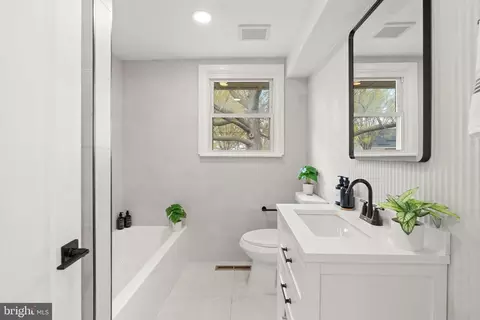 Bath - 1102 Nancy Dr, Croydon, PA 19021 photo 1 of 11