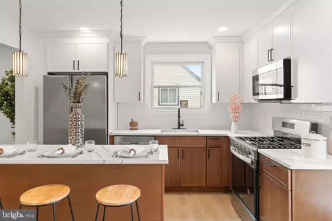 Kitchen - 1102 Nancy Dr, Croydon, PA 19021 photo 3 of 4