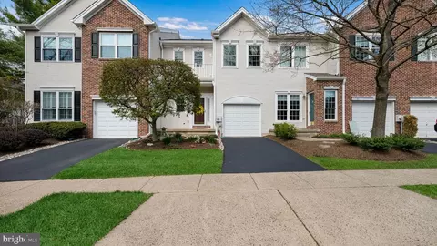 34 Heritage Hills Dr, Washington Crossing, PA 18977