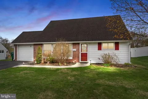 58 Tinder Rd, Levittown, PA 19056