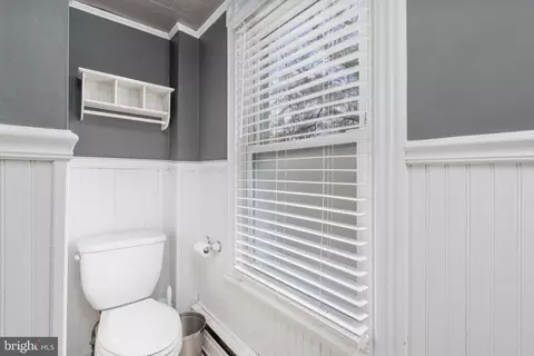 Entry Way - 235 E Maple Ave, Langhorne, PA 19047 photo 4 of 5