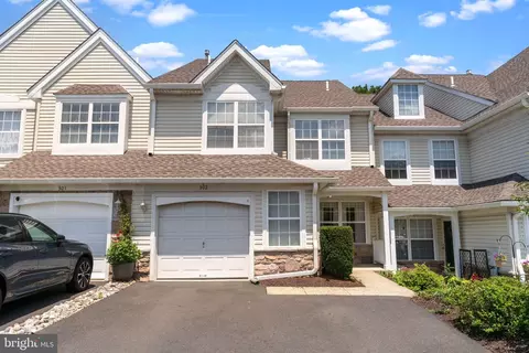302 Weston Ln #23, New Hope, PA 18938