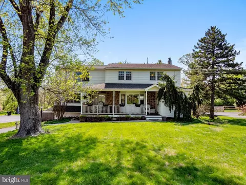 59 Hagan Dr, New Hope, PA 18938