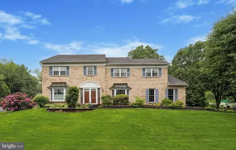 2002 Country Club Dr, Doylestown, PA 18901