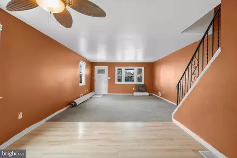 Living - 214 State Rd, Croydon, PA 19021 photo 5 of 5