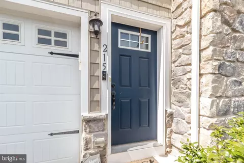 215 Laurel Ln, Perkasie, PA 18944