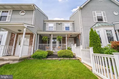 83 Fair Oaks Ct, Newtown, PA 18940