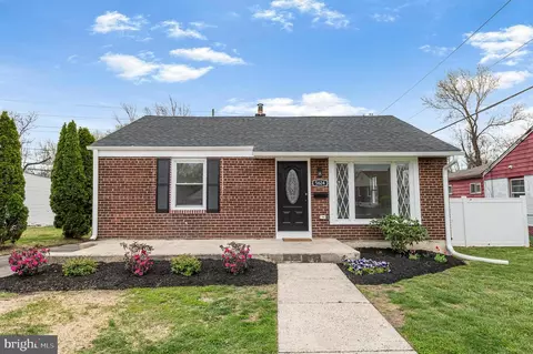 5624 Fleetwing Dr, Levittown, PA 19057