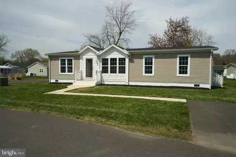 230 Wooded Dr, Doylestown, PA 18901