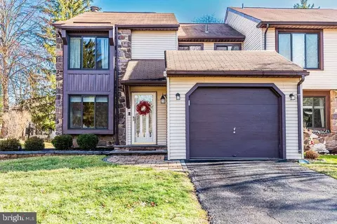 135 Windham Ct, Newtown, PA 18940