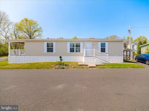 3226 Azalea Ave, Feasterville Trevose, PA 19053