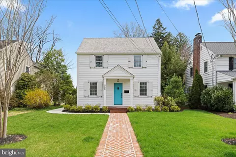 388 W Oakland Ave, Doylestown, PA 18901