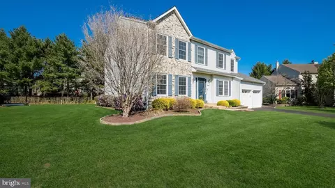 9 Caldwell Cir, Newtown, PA 18940