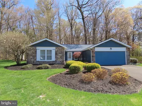 267 Bucks Meadow Ln, Newtown, PA 18940