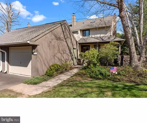 1560 Little Croft Ct, Yardley, PA 19067