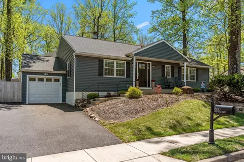 800 Green Ridge Cir, Feasterville Trevose, PA 19053