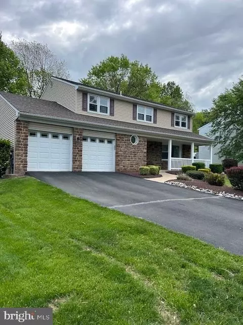343 Fox Hollow Dr, Feasterville Trevose, PA 19053