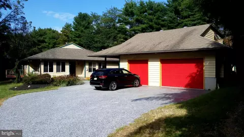 4482 Lower Mountain Rd, New Hope, PA 18938