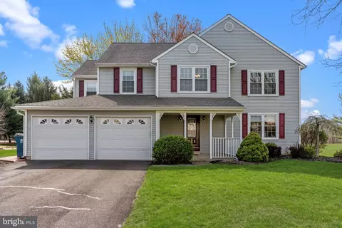 11 Copperleaf Dr, Newtown, PA 18940