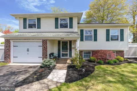 1219 Barness Dr, Warminster, PA 18974