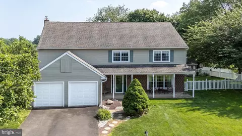 18 Alscot Cir, Langhorne, PA 19047