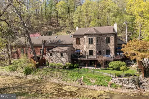 1820 Easton Rd, Kintnersville, PA 18930