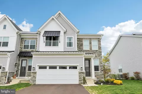 3174 Wier Dr E #E, Warrington, PA 18976