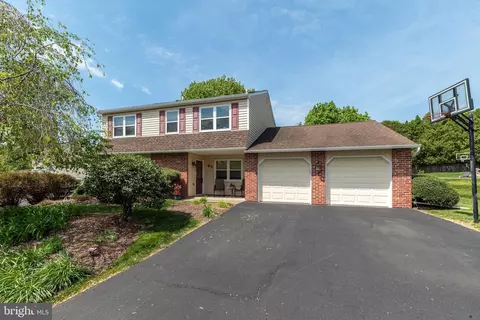 49 Victoria Ct, Holland, PA 18966