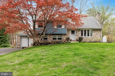 142 Homestead Dr, Doylestown, PA 18901