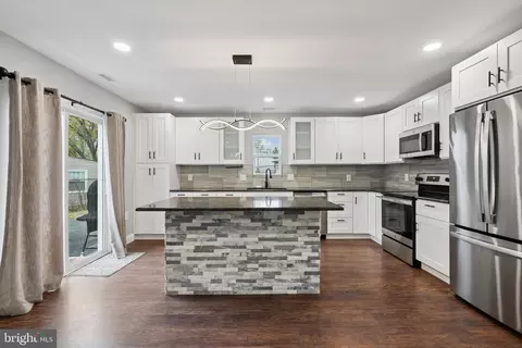 1717 Spencer Dr, Croydon, PA 19021